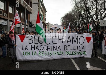 Milan, Italie. 15 mars 2025. Corteo per Dax Piazza XXIV Maggio Milano - Italia - Cronaca Sabato, 14 Marzo, 2025 (Foto di Marco Ottico/Lapresse) procession pour Dax Piazza XXIV Maggio Milan, Italie - Actualités samedi, 15 mars, 2025 (photo de Marco Ottico/Lapresse) crédit : LaPresse/Alamy Live News Banque D'Images