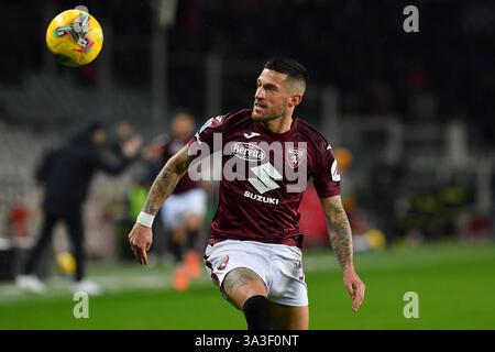 Turin, Italie. 15 mars 2025. Cristiano Biraghi du Torino FC pendant le match de Serie A 2024/25 entre le Torino FC et l'Empoli FC au stade Olimpico Grande Torino le 15 mars 2025 à Turin, Italie - ph Giuliano Marchisciano crédit : Agence photo indépendante/Alamy Live News Banque D'Images