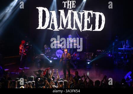 Buenos Aires (15 mars 2025). Les légendes du punk rock The Damned jouent en direct à El Teatro Flores, en Argentine. Crédit : Mariano Garcia/Alamy Live News Banque D'Images