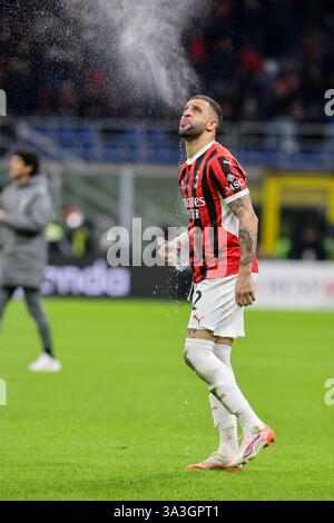 Milan, Italie. 15 mars 2025. Kyle Walker d'AC Milan lors du match de football Serie A Enilive 2024/2025 entre Milan et Côme au stade Giuseppe Meazza de Milan, dans le nord de l'Italie - dimanche 15 mars 2025. Sport - Football. (Photo par Antonio Saia) crédit : Kines Milano/Alamy Live News Banque D'Images