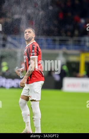 Milan, Italie. 15 mars 2025. Kyle Walker d'AC Milan lors du match de football Serie A Enilive 2024/2025 entre Milan et Côme au stade Giuseppe Meazza de Milan, dans le nord de l'Italie - dimanche 15 mars 2025. Sport - Football. (Photo par Antonio Saia) crédit : Kines Milano/Alamy Live News Banque D'Images