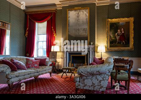 Hanbury Hall, Droitwich Spa, Worcestershire, Angleterre, Royaume-Uni - vue intérieure du salon Banque D'Images