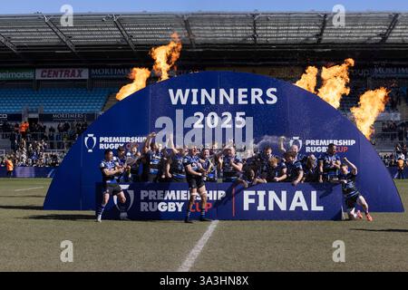 Exeter, Devon, Royaume-Uni. 16 mars 2025. Bath Celebrate Winning Premiership Cup Exeter Chiefs v Bath Rugby semi final premier Cup Sandy Park Exeter Sunday16,mars,2025Sandy Park ,Copyright Martin Edwards tous droits réservés. Image protégée par les lois internationales sur les droits d'auteur crédit : Martin Edwards/Alamy Live News Banque D'Images