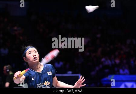 Utilita Arena, Birmingham, Royaume-Uni. 16 mars 2025. 2025 YONEX All England Open Badminton Championships jour 6 ; finale de célibataires femmes, AN se Young (KOR) versus WANG Zhi Yi (CHN), AN se Young Plays a Shot Credit : action plus Sports/Alamy Live News Banque D'Images