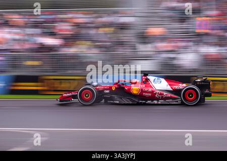 Melbourne, Australie, 16 mars 2025. Charles Leclerc (mon) au volant de la Scuderia Ferrari HP lors de la course de formule 1 au Grand Prix d'Australie Louis Vuitton 2025 qui s'est tenu sur le circuit du Grand Prix Albert Park le 16 mars 2025 à Melbourne, en Australie. Crédit : Santanu Banik/Speed Media/Alamy Live News Banque D'Images