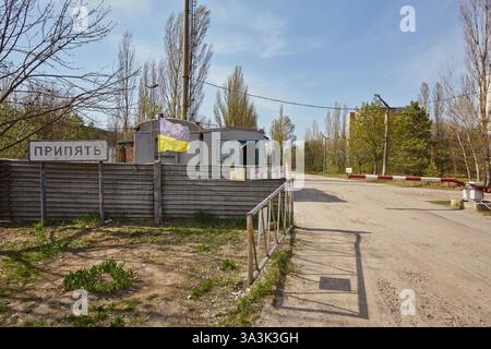 L'entrée de Pripyat, une ville fantôme dans la zone d'exclusion de Tchernobyl, gelée dans le temps depuis la catastrophe nucléaire de 1986. Banque D'Images