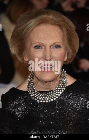 Mary Berry aux National Television Awards 2016, The O2 Arena, Peninsula Square, Millennium Way, Londres, Angleterre le mercredi 20 janvier 2016. CAP/PL ©Phil Loftus/Capital Pictures Banque D'Images