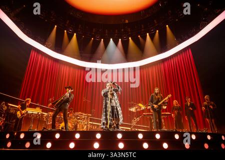 Manchester, Royaume-Uni. 16 mars 2025. Teddy Swims, de son vrai nom, Jaten Collin Dimsdale se produit au Manchester CO-OP Live Arena lors de sa tournée britannique. 2025-03-16 . Crédit : Gary Mather/Alamy Live News Banque D'Images