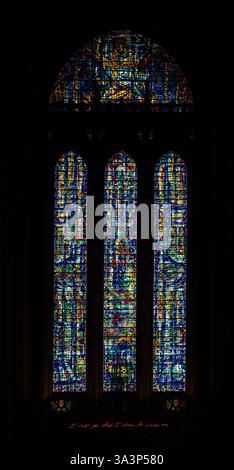 Vitrail à l'intérieur de la cathédrale anglicane Église du Christ à Liverpool, Liverpool cathédrale, Liverpool, Angleterre, Royaume-Uni - Carl Edwards, fenêtre ouest 1979 Banque D'Images
