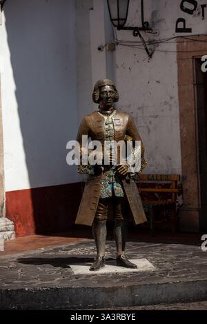 Taxco, Mexique - 18 novembre 2024 : Monument à Don Jose de la Borda, le mineur le plus riche de Taxco qui a parrainé la construction de l'église du Père Noël Banque D'Images