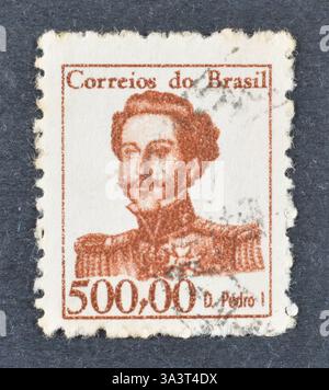Timbre-poste oblitéré imprimé par le Brésil, qui montre le portrait de Dom Pedro I, vers 1965. Banque D'Images