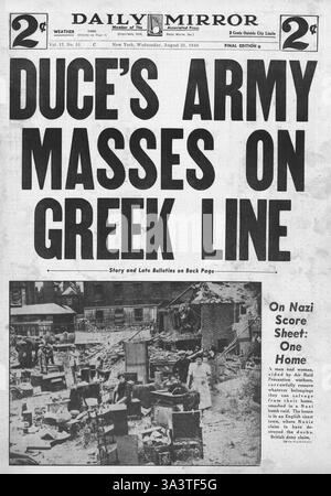 1940 front page Daily Mirror (New York) sur la masse de l'armée italienne à la frontière grecque Banque D'Images