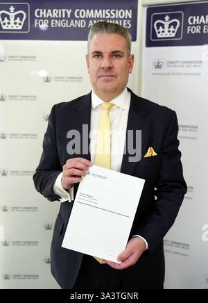 EMBARGO JUSQU'au 0001 JEUDI 21 NOVEMBRE le directeur général de la Commission de bienfaisance David Holdsworth s'adressant à l'agence de presse PA à Liverpool, avant la publication du rapport de la commission dans la Fondation Captain Tom. Date de la photo : mercredi 20 novembre 2024. Banque D'Images