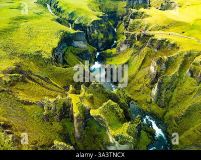 Fjadrargljufur célèbre canyon en Islande. Top destination touristique. Au sud-est de l'Islande, de l'Europe Banque D'Images