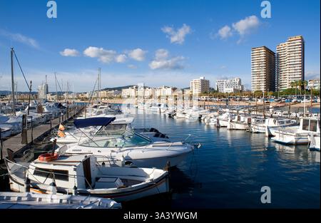 Palamós, Port. Costa Brava, Baix Empordà, Gérone, Catalogne, Espagne. Banque D'Images