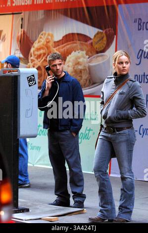 13 octobre 2006 - New York, New York, USA - K50215AR.Ryan Phillippe au tournage sur son nouveau film..New York..10-12-2006. Andrea Renault / 2006.(Image Crédit : © Globe Photos/ZUMAPRESS.com) Banque D'Images