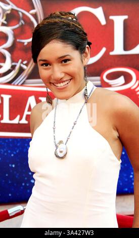 29 octobre 2006 - Hollywood, Californie, USA - Q'Orianka Kilcher -.LE PÈRE NOËL 3 : LA CLAUSE DE SAUVEGARDE - PREMIÈRE MONDIALE -.El Capitan Theatre, à Hollywood, Californie - .11-28-2006 -. NINA PROMMER/ 2006.K50344NP(Image Crédit : © Globe Photos/ZUMAPRESS.com) Banque D'Images
