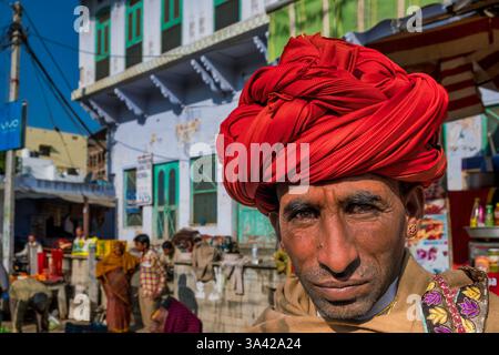 Portrait d'un homme âgé avec turban, Pushkar, Rajasthan, Inde Banque D'Images