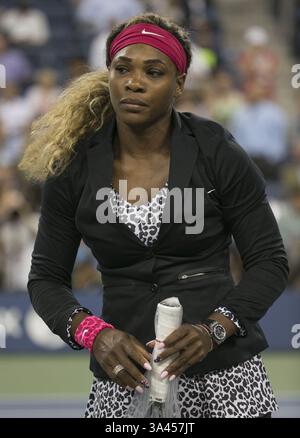 26 août 2014 - Flushing Meadows, New York, U.. S - Taylor Townsend affronte Serena Williams lors du match de premier tour le jour deux de l'US Open 2014 au Centre national de Tennis Billie Jean King de l'USTA le mardi 26 août 2014 à Flushing Meadows, New York. (Crédit image : © Prensa Internacional/ZUMA Wire) Banque D'Images