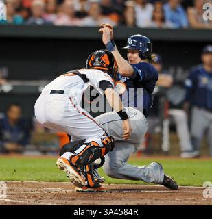 26 août 2014 - Baltimore, MD, États-Unis - Caleb Joseph, catcheur des Orioles de Baltimore, marque Ryan Hanigan des Rays de Tampa Bay lors de la deuxième manche, le mardi 26 août 2014, à Camden Yards à Baltimore. (Crédit image : © Kenneth K. Lam/MCT/ZUMA Wire) Banque D'Images