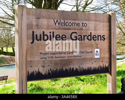 Panneau Jubilee Gardens à Cambridge, Royaume-Uni Banque D'Images