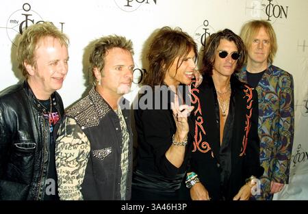 Avril 16, 2002 - Los Angeles, Californie, USA - Aerosmith..MTV ICON.REND HOMMAGE À AEROSMITH.SONY STUDIOS CULVER, Los Angeles, CA.14 avril 2002. NINA PROMMER/ 2002 K24654NP.(Image Crédit : © Globe Photos/ZUMAPRESS.com) Banque D'Images