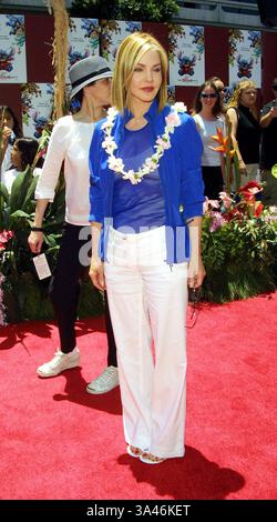 17 juin 2002 - Hollywood, Californie, USA - ..'Lilo & Stitch' - PREMIÈRE MONDIALE.El Capitan Theatre, à Hollywood, CA.16 JUIN 2002. NINA PROMMER/ 2002 K25302NP(Image Crédit : © Globe Photos/ZUMAPRESS.com) Banque D'Images