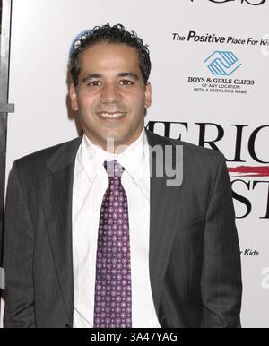 27 octobre 2007 - New York, NY, États-Unis - 19 octobre 2007 - New York, NY, États-Unis - John Ortiz assiste à la présentation par Universal Pictures et Imagine Entertainment de la première mondiale du film ''AMERICAN GANGSTER'', au profit des Boys & Girls clubs of America et Boys & Girls Club of Mount Vernon au Apollo Theater de Harlem. ANTHONY G MOORE- K55514AGM(crédit image : © Globe photos/ZUMAPRESS.com) Banque D'Images