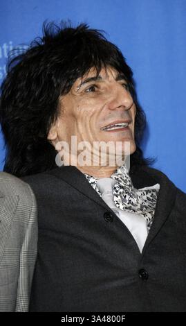 7 février 2008 - The Grand Hyatt Hotel, POTSDAMMER PLATZ, BERLIN, ALLEMAGNE - RONNIE WOOD. MUSICIEN DE PIERRE ROULANT...... FAITES BRILLER UNE LUMIÈRE PHOTOCALL, FESTIVAL DU FILM DE BERLIN 2008.L'HÔTEL GRAND HYATT. POTSDAMMER PLATZ, BERLIN 02-07-2008. DAVE GADD-ALLSTAR- 2008.K56243SHINE UN APPEL PHOTO LÉGER, FESTIVAL DU FILM DE BERLIN 2008.L'HÔTEL GRAND HYATT. POTSDAMMER PLATZ, BERLIN 02-07-2008.RON WOOD. DAVE GADD-ALLSTAR- 2008.K56243(crédit image : © Globe photos/ZUMAPRESS.com) Banque D'Images