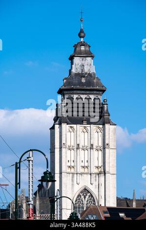 La tour de l'église notre Dame de la Chapelle dans la vieille ville de Bruxelles, région de Bruxelles-capitale, Belgique, 16 mars 2025 Banque D'Images