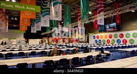 21 juillet 2014 - Glasgow, Écosse - la zone de travail des journalistes et des photographes à l'intérieur du Centre de presse principal avant le début des XXes Jeux du Commonwealth à Glasgow, Écosse (crédit image : © Theo Karanikos/ZUMA Wire) Banque D'Images