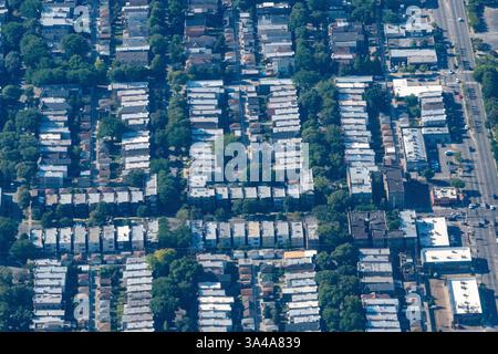 Chicago, Illinois, États-Unis - photographie aérienne d'un quartier de maisons en rangée dans le quartier Irving Park de Chicago Banque D'Images