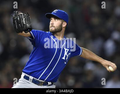 27 septembre 2014 - Chicago, il, États-Unis - le lanceur Danny Duffy des Kansas City Royals lance la première manche contre les Chicago White Sox au U.S. Cellular Field à Chicago le samedi 27 septembre 2014. (Crédit image : © John Sleezer/MCT/ZUMA Wire) Banque D'Images