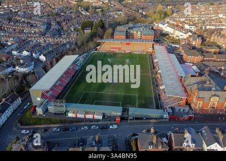 Vue aérienne générale du St James Park Stadium, domicile de l'équipe EFL League 1, Exeter City FC à Exeter dans le Devon. Banque D'Images