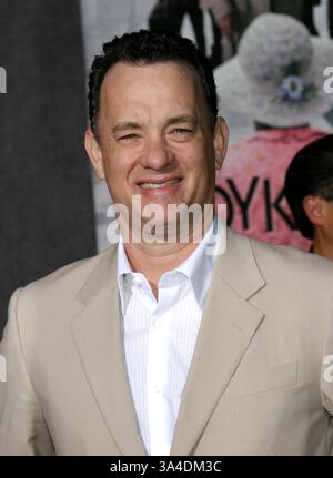 12 MARS 2004 - HOLLYWOOD, CALIFORNIE, ÉTATS-UNIS - K35466TR.THE LADYKILLERS PREMIÈRE MONDIALE AU EL CAPITAN THEATRE, HOLLYWOOD, CALIFORNIE.03/12/04. TOM RODRIGUEZ/ 2004.TOM HANKS. (Crédit image : © Globe photos/ZUMAPRESS.com) Banque D'Images