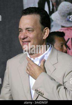 12 MARS 2004 - HOLLYWOOD, CALIFORNIE, ÉTATS-UNIS - K35466TR.THE LADYKILLERS PREMIÈRE MONDIALE AU EL CAPITAN THEATRE, HOLLYWOOD, CALIFORNIE.03/12/04. TOM RODRIGUEZ/ 2004.TOM HANKS. (Crédit image : © Globe photos/ZUMAPRESS.com) Banque D'Images