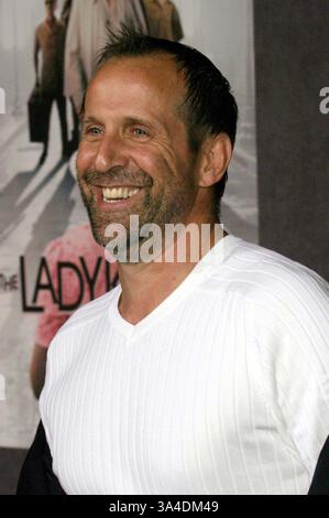 12 MARS 2004 - HOLLYWOOD, CALIFORNIE, ÉTATS-UNIS - K35466TR.THE LADYKILLERS PREMIÈRE MONDIALE AU EL CAPITAN THEATRE, HOLLYWOOD, CALIFORNIE.03/12/04. TOM RODRIGUEZ/ 2004. PETER STORMARE. (Crédit image : © Globe photos/ZUMAPRESS.com) Banque D'Images