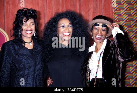 12 avril 2006 - The Pointer sisters.(ANITA, RUTH ET JUIN).NAACP AWARDS 1994. LISA ROSE / 1994.JUNEPOINTERRETRO(Image Crédit : © Globe Photos/ZUMAPRESS.com) Banque D'Images