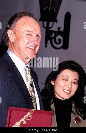 18 avril 2006 - L4306.Gene Hackman et son épouse, Betsy Arakawa. Lisa Rose - 1992.GENEHACKMANRETRO(crédit image : © Lisa Rose/ZUMA Wire) Banque D'Images