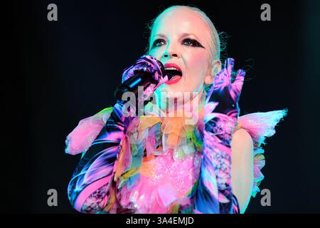 Buenos Aires (18 mars 2025). Le groupe de rock alternatif Garbage (Shirley Manson, chanteuse) joue en live au stade Obras, Buenos Aires, Argentine. Crédit : Mariano Garcia/Alamy Live News Banque D'Images