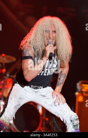24 mai 2014 - Pryor, Oklahoma, U. S - la chanteuse DEE SNIDER du groupe de rock américain Twisted Sister se produit pendant Rocklahoma au Catch the Fever Festival Grounds le 24 mai 2014 à Pryor, Oklahoma. (Crédit image : © Kevin Pyle/ZUMAPRESS.com) Banque D'Images