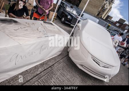 8 juin 2014 - Londres, Angleterre, Royaume-Uni - voiture en toile de Gavin Turks ..le salon de bottes de voiture Vauxhall Art 2014 , Truman Brewery, Brick Lane , E1. (Crédit image : © Nick Cunard/ZUMAPRESS.com) Banque D'Images