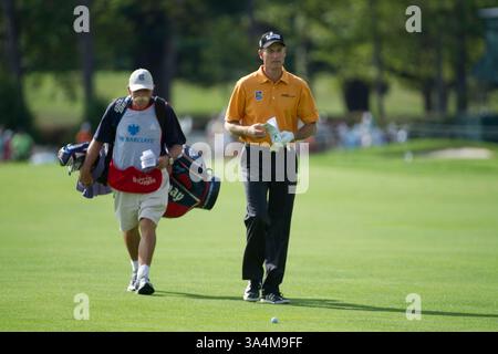 23 août 2014 - Paramus, New Jersey, U. S - 23 août 2014 : Jim Furyk (USA) marche sur le 14ème fairway lors de la troisième manche du Barclays Fed ex Championship au Ridgewood Country Club à Paramus, NJ Crédit obligatoire : Kostas Lymperopoulos/csm (crédit image : © Kostas Lymperopoulos/Cal Sport Media/ZUMAPRESS.com) Banque D'Images