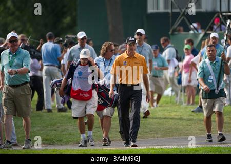 23 août 2014 - Paramus, New Jersey, U. S - 23 août 2014 : Jim Furyk (USA) mène la galerie au 15e trou lors de la troisième manche du Barclays Fed ex Championship au Ridgewood Country Club à Paramus, NJ Crédit obligatoire : Kostas Lymperopoulos/csm (crédit image : © Kostas Lymperopoulos/Cal Sport Media/ZUMAPRESS.com) Banque D'Images