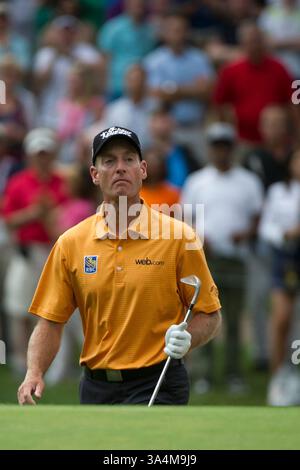 23 août 2014 - Paramus, New Jersey, U. S - 23 août 2014 : Jim Furyk (USA) regarde un bunker sur le 18ème trou pour voir son tir lors de la troisième manche du Barclays Fed ex Championship au Ridgewood Country Club à Paramus, NJ Crédit obligatoire : Kostas Lymperopoulos/csm (crédit image : © Kostas Lymperopoulos/Cal Sport Media/ZUMAPRESS.com) Banque D'Images