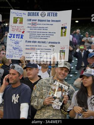 14 septembre 2014 - Baltimore, Maryland, États-Unis d'Amérique - affiches dans les tribunes avant le match contre les Orioles de Baltimore à Oriole Park à Camden Yards à Baltimore, MD le dimanche 14 septembre 2014. . Crédit : Ron Sachs / CNP. (Crédit image : © Ron Sachs/CNP/ZUMAPRESS.com) Banque D'Images