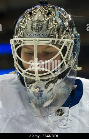 12 octobre 2014 : le gardien des Maple Leafs de Toronto James Reimer (34) regarde avant le match entre les Rangers de New York et les Maple Leafs de Toronto au Madison Square Garden à Manhattan, New York . Les Maple Leafs de Toronto battent les Rangers de New York 6-3. Crédit obligatoire : Kostas Lymperopoulos/CSM (crédit image : © Kostas Lymperopoulos/Cal Sport Media/ZUMAPRESS.com) Banque D'Images