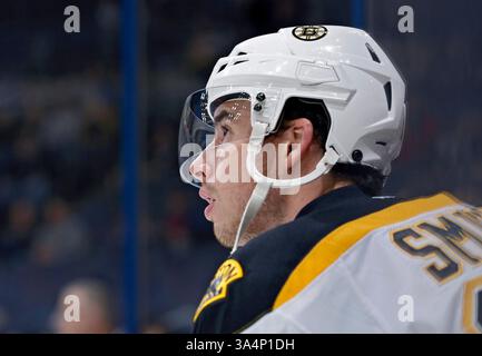 27 décembre 2014 ; Reilly Smith (18 ans), aile droite des Bruins de Boston, lors du match de la LNH entre les Bruins de Boston et les Blue Jackets de Columbus au Nationwide Arena de Columbus, OHIO. Les Blue Jackets de Columbus ont battu les Bruins de Boston 6-2.(image crédit : © Aaron Doster/Cal Sport Media/ZUMAPRESS.com) Banque D'Images