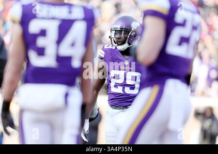 28 décembre 2014 : le cornerback des Vikings du Minnesota, Xavier Rhodes (29 ans), est montré lors d'un match NFL entre les Bears de Chicago et les Vikings du Minnesota au stade TCF Bank de Minneapolis, Minnesota. Les Vikings ont vaincu les Bears 13 - 9.(image crédit : © Andy Blenkush/Cal Sport Media/ZUMAPRESS.com) Banque D'Images