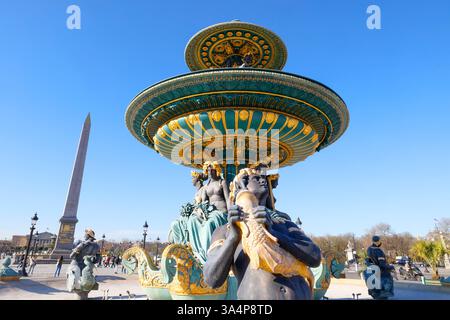 39 PALMIERS ONT ÉTÉ INSTALLÉS SUR LA PLACE DE LA CONCORDE Banque D'Images